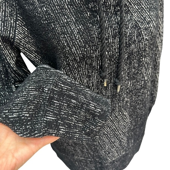 BLACK/WHITE🖤FUNNEL Neck Sweatshirt Sweater Top Size M - Picture 4 of 10
